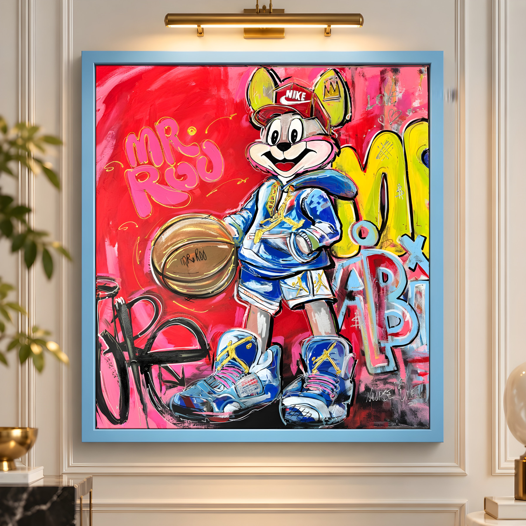 Mr Roo x Michael Jordan, Figur in blauem Kapuzenpullover und roter Kappe dribbelt einen Basketball, Pop-Art-Wandbild von Nursel Önen, NÖ-B-24, Ansicht 2