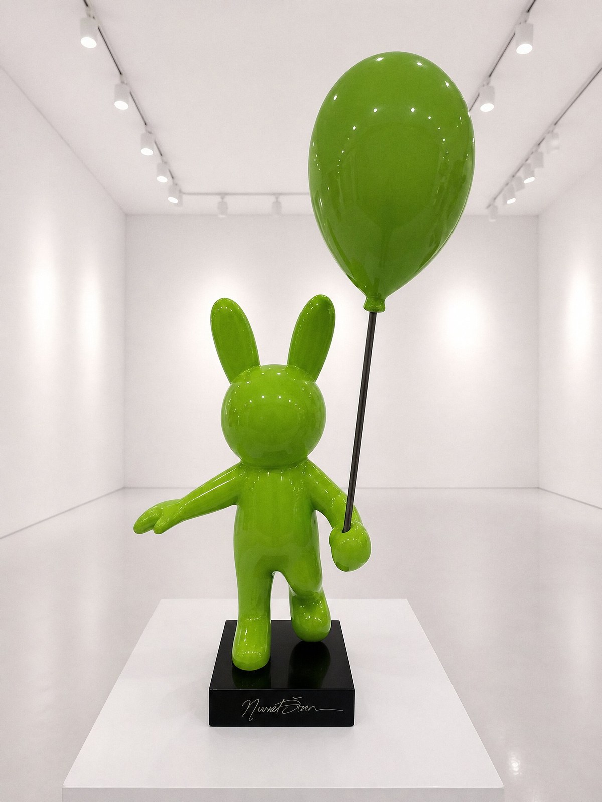 Miro NÖ-MI-02 — Nursel Önen pop-art heykeli