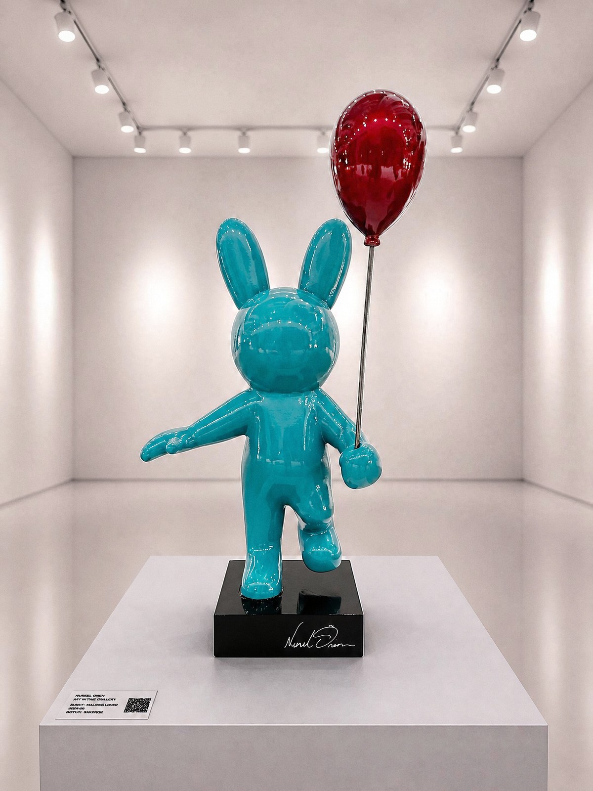 Miro NÖ-MI-05 — Nursel Önen pop-art heykeli